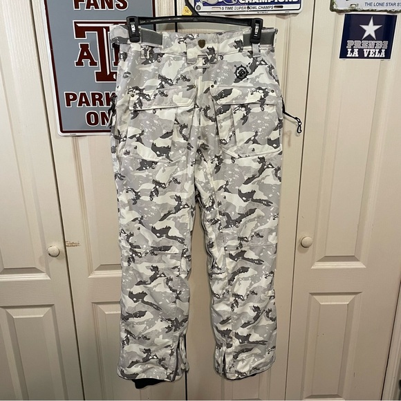 Empyre 10,000 MM Men’s Camouflage Snowboard Pants - Picture 4 of 7